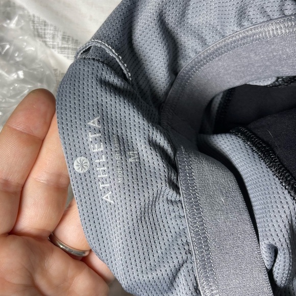 Athleta women’s black Grey Criss cross Back Tank Top in size M - Picture 5 of 6